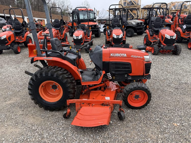 Kubota B3200 72″ Mid Mount Mower