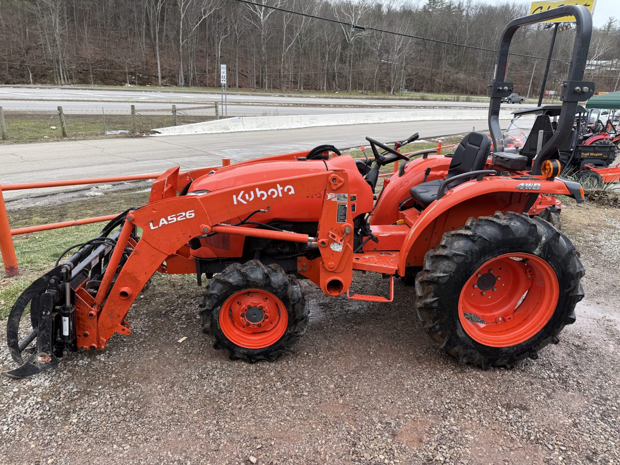 Kubota L2501 with Loader, 3rd Function and Grapple
