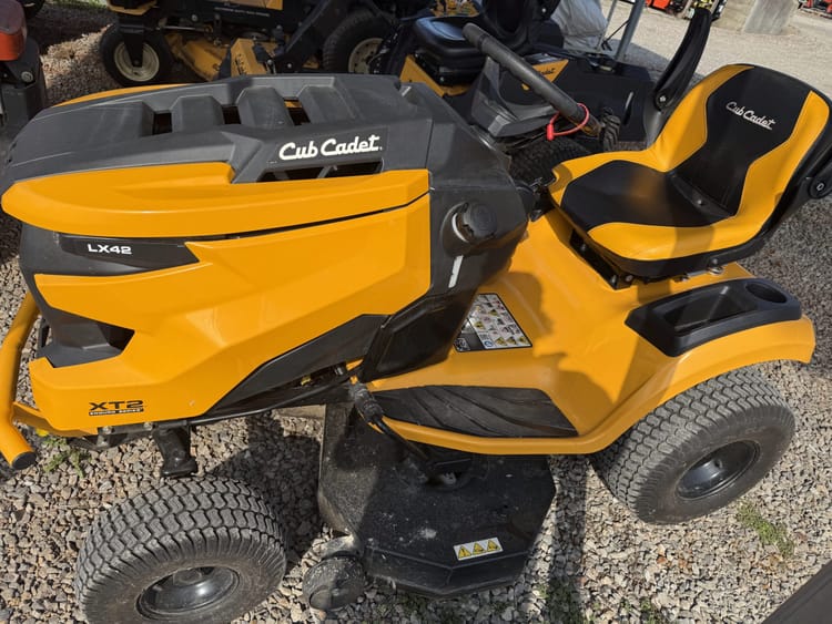 Cub Cadet LX42