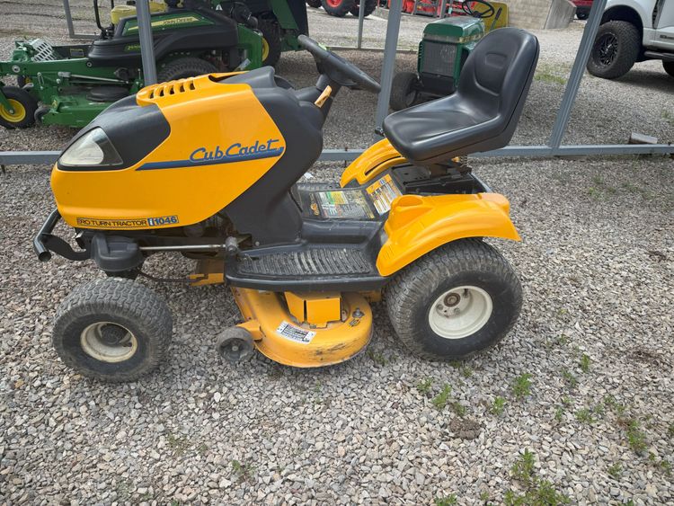 Cub Cadet i1046 Zero Turn Rider