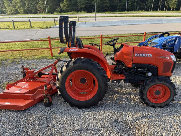 Kubota L3800 with 72″ Finish Mower